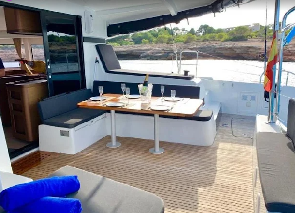 AGUATURISMO CATAMARAN